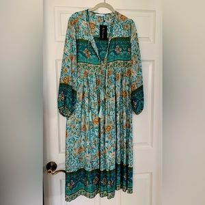 R Vivimos (Amazon) Sz S (4,6) midi dress, never worn.